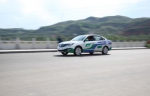 环青海湖(国际)电动汽车挑战赛举办专业测评 水花四溅惹围观 - 青海热线