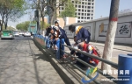西宁万名“绿色先锋”志愿者走上街头贡献青春力量 - Qhnews.Com