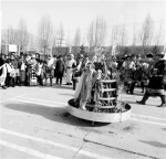 欢乐祥和过大年 风调雨顺 祝福“查干萨日” - Qhnews.Com