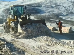 【玉树总段】玉树公路总段清雪除冰防滑全力保畅 - 交通运输厅