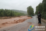 民和：坚守防汛一线 大雨中彰显担当 - Qhnews.Com